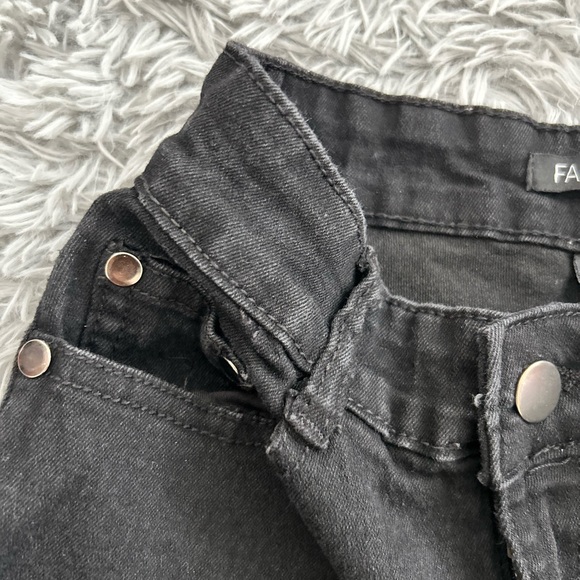 FASHION NOVA BLACK SKINNY JEANS!! - Picture 5 of 5